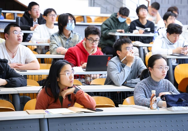 与久远提高人才培养质量改进办学条件筑